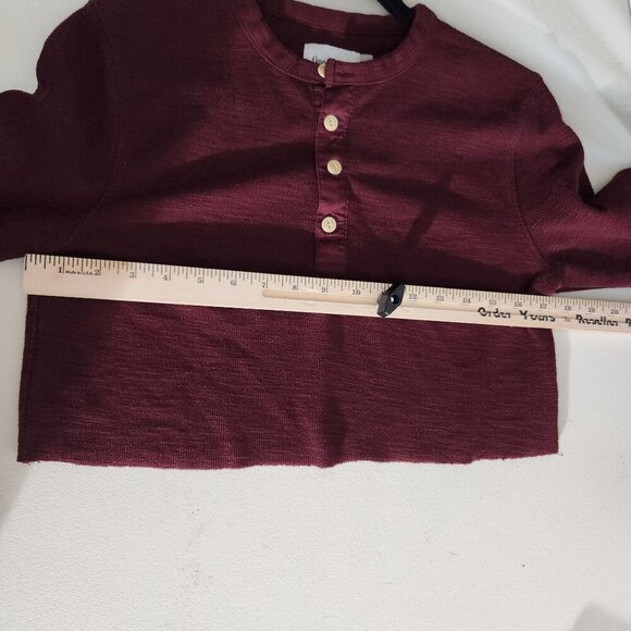 Goodfellow Cropped Top Womens Small Burgundy Long-Sleeve Henley Button-Up raw he - Picture 7 of 10